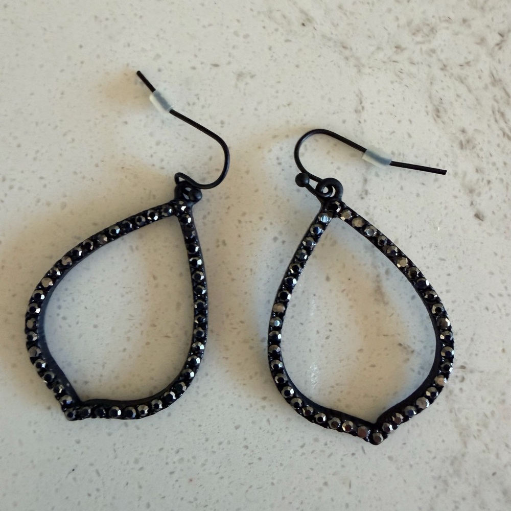 Chic Black Crystal Drop Earrings